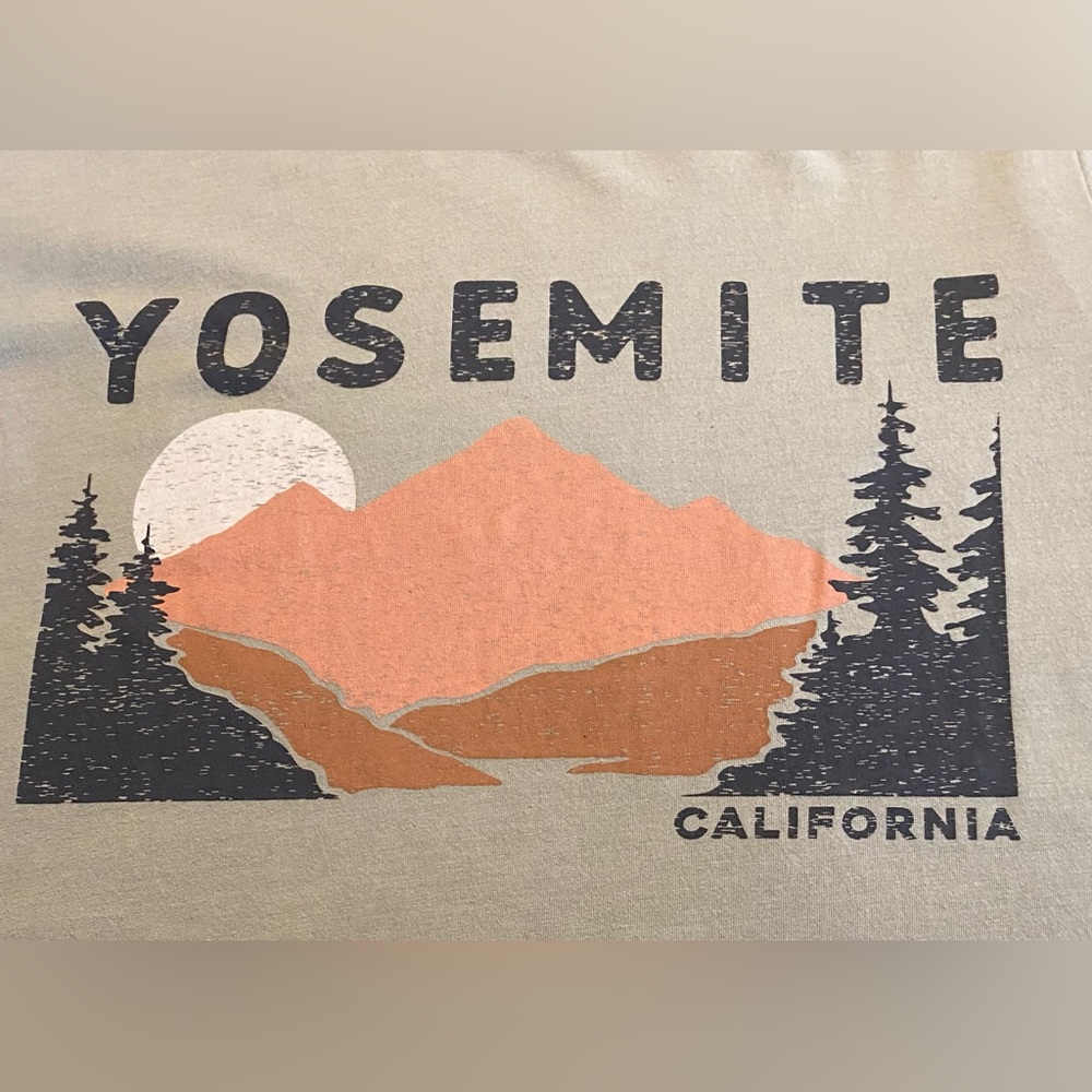 Zoe & Liv Yosemite soft cotton-blend graphic t-shirt Size: Large - Picture 9 of 10